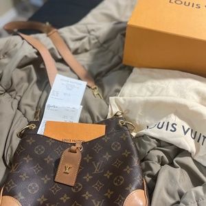 ODEON NM PM MNG VVN Louis Vuitton crossbody